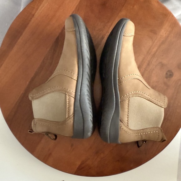 Earth Faine Slip On Flat Round Toe Tan Leather Ankle Boot Women's Size 5 - Picture 6 of 13